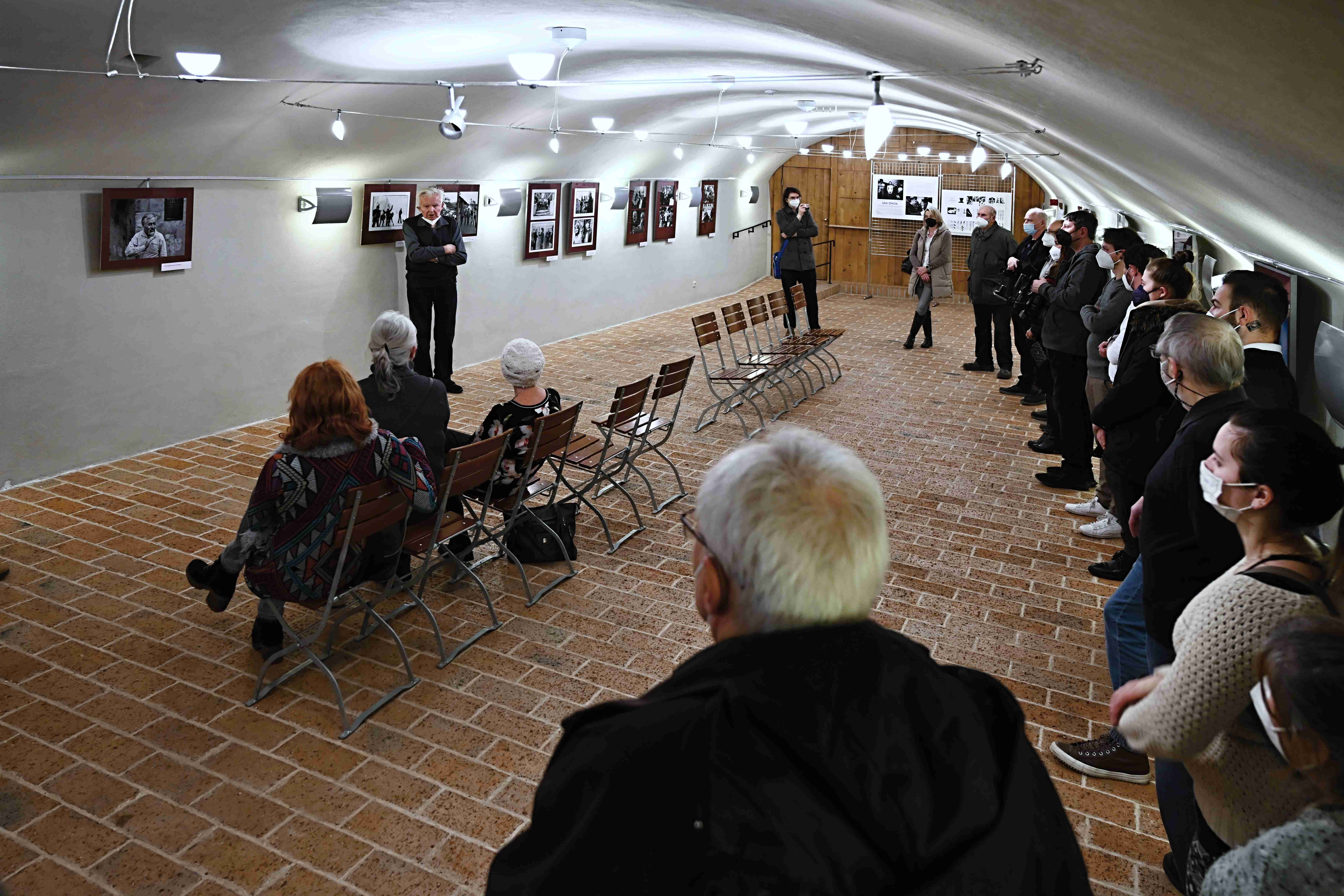Pocta osobnosti - Ján Šmok | fotokontakt.cz | Vernisáž výstavy v sále U Kata strakonického hradu | 6. 1. 2022