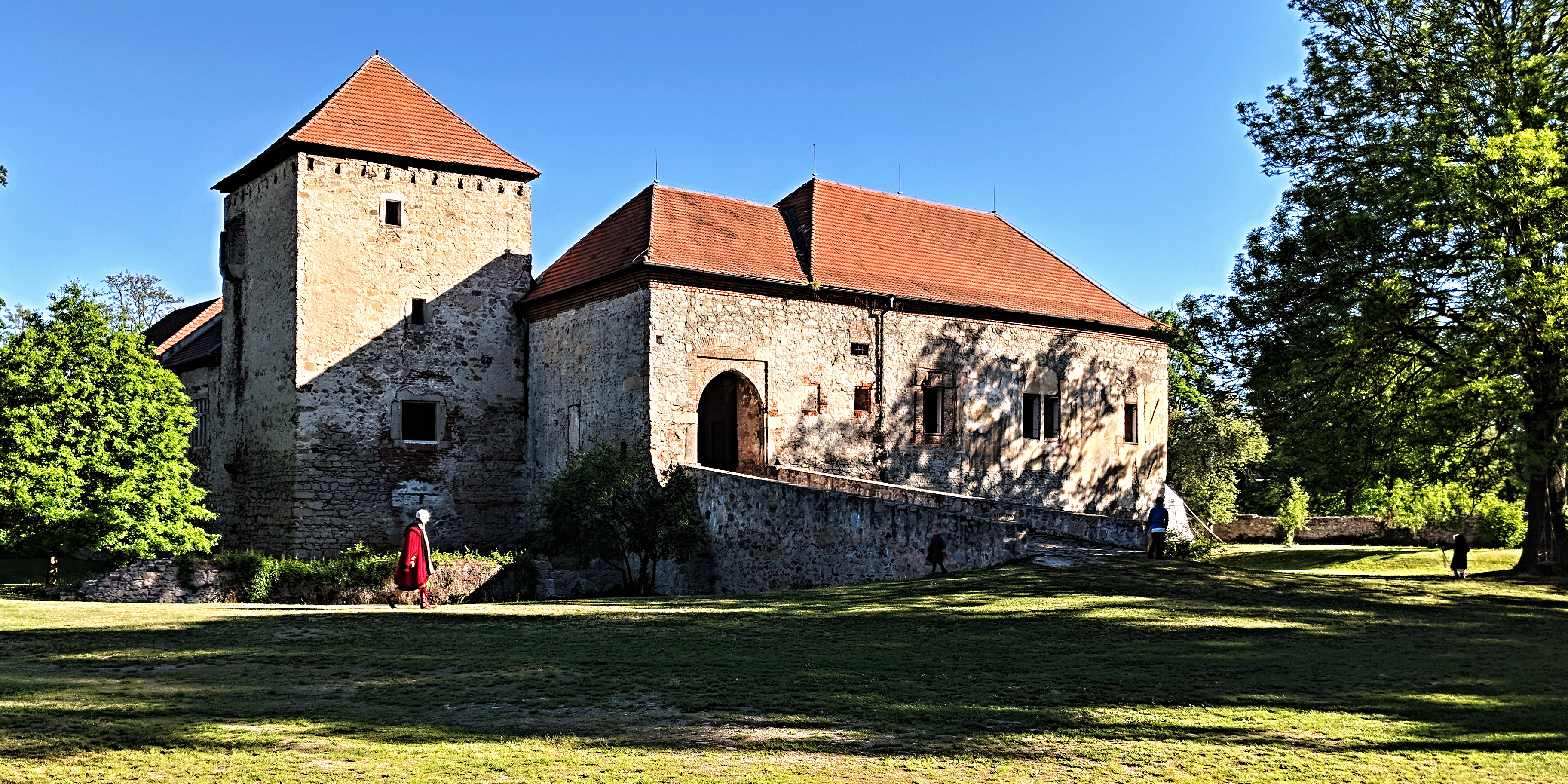 Horní tvrz Kestřany - lokace - www.fotokontakt.cz